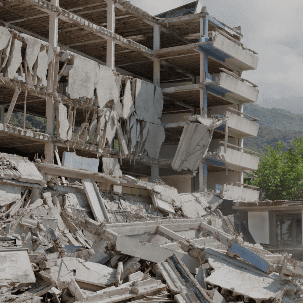CASERTA, DEMOLIZIONE E RICOSTRUZIONE DELLA SCUOLA MEDIA 8 APPALTO CASERTA (7)